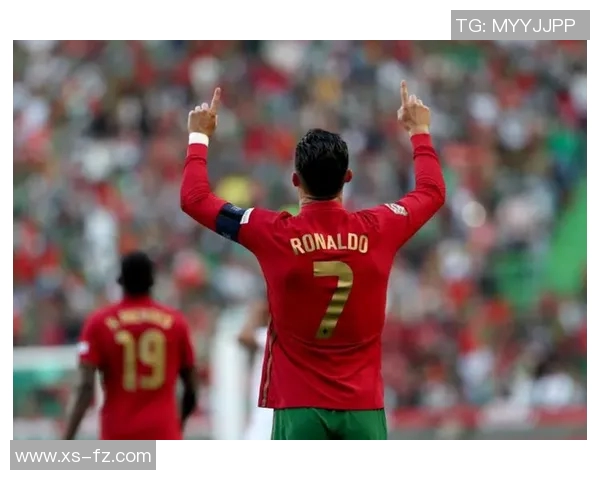 以镜头回顾C罗赛场瞬间泪目场景全网动容见证传奇球王荣耀